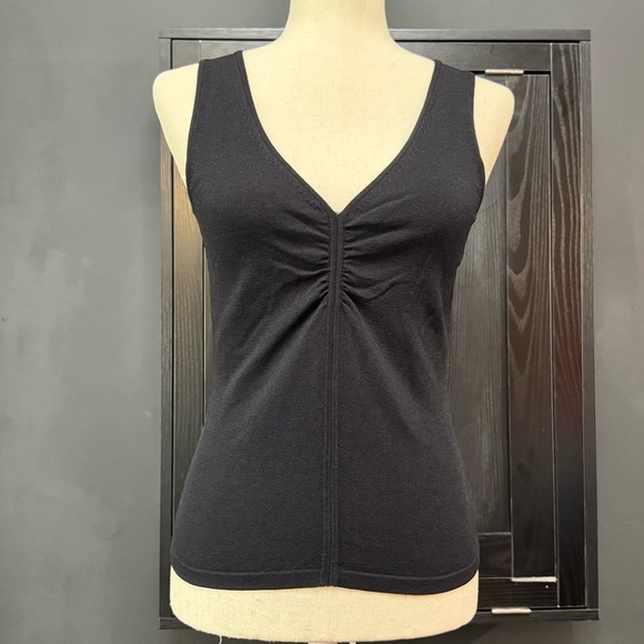 Banana Republic Tops - Banana Republic Black Ruched V-Neck Tank Top – Size Small